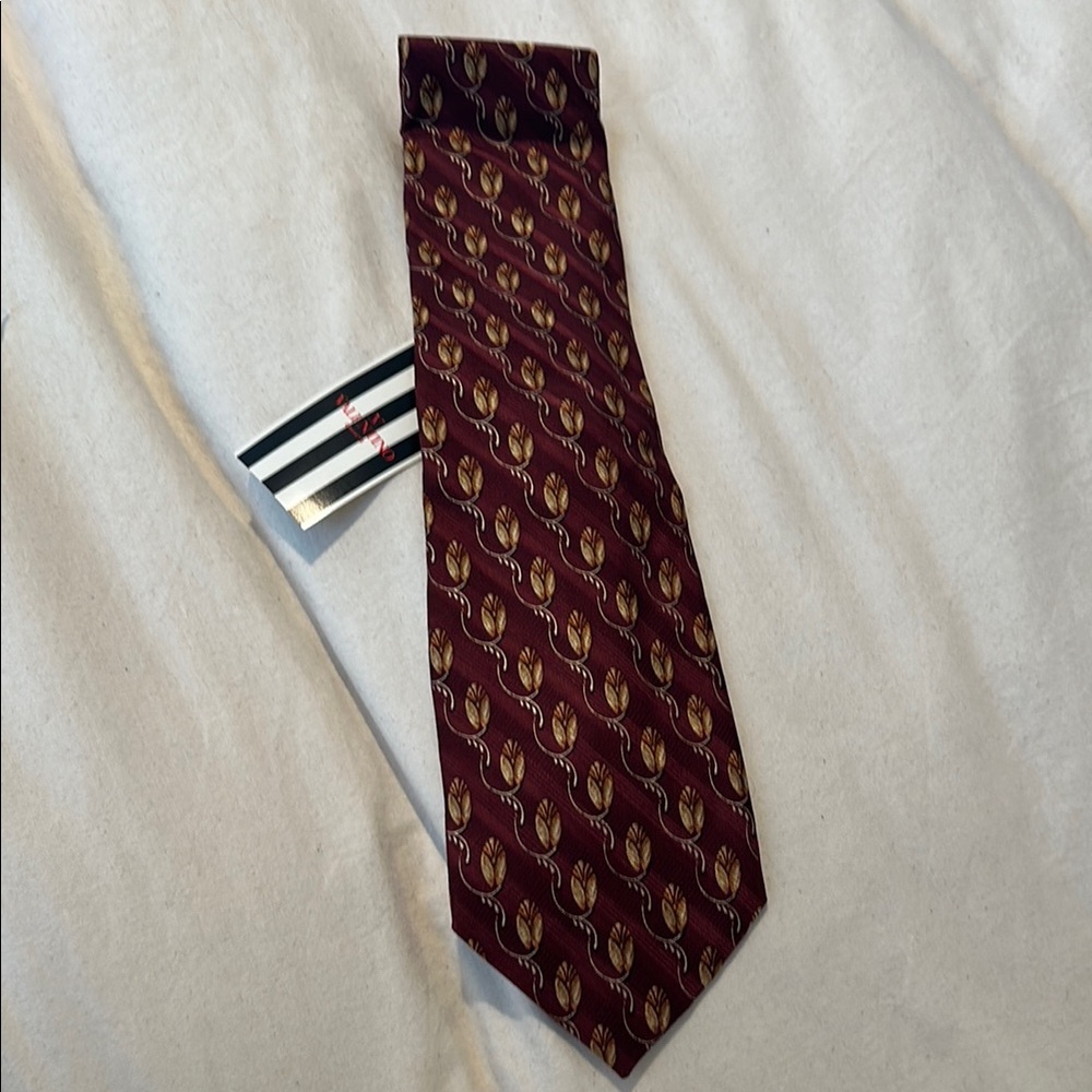 Classic Red and Gold Silk Tie